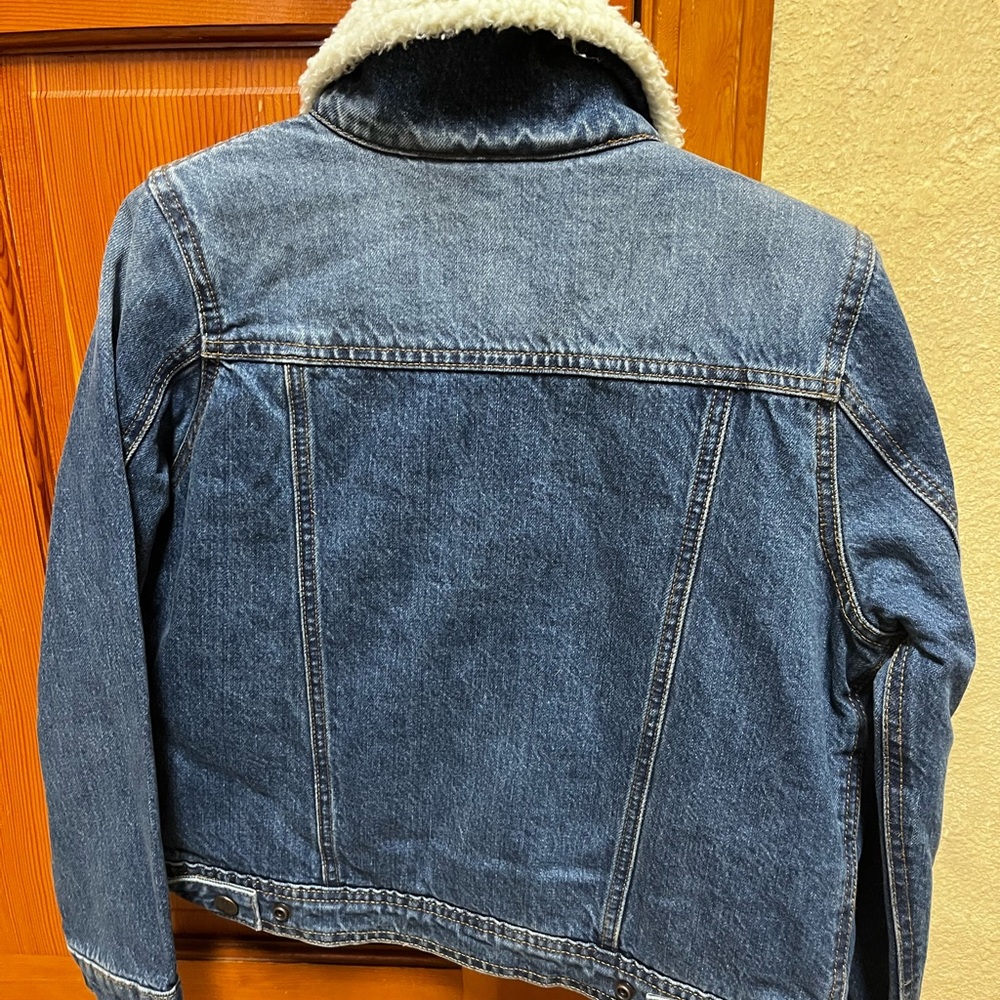 Wrangler Blue Denim Jacket with White Sherpa Collar - Picture 9 of 9